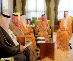 أمير منطقة الرياض يستقبل الرئيس التنفيذي لشركة الكهرباء وعدداً من مسؤولي الشركة