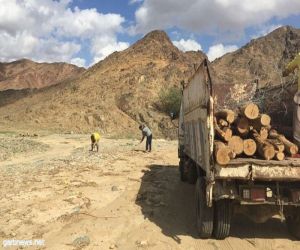 إزالة تعديات على أراضٍ حكومية بمركز الحرة الشمالية بمحافظة أملج