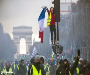 اعتقال 60 متظاهر فى اشتباكات بين محتجي السترات الصفراء والشرطة بباريس