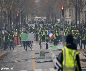 بعد احتجاجات لا تتوقف.. وزير داخلية فرنسا يدرس فرض «الطوارئ»