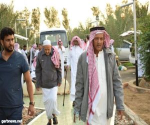 الطويرقي يستضيف نزل  المسنين و الشامل بمزرعته في  مكة المكرمة