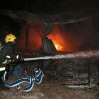 الدفاع المدني بمكة يباشر حريق في فناء مسور
