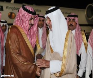 الأمير خالد الفيصل يستقبل نائبه ووزير الحرس الوطني في مطار جدة