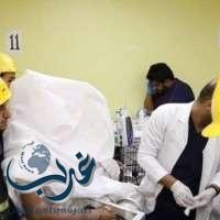 مدني مكة يستخرج يد عامل احتجزت داخل مكينة لإعداد العجين
