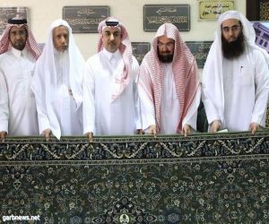 سجاد إليكتروني للمسجد النبوي في رمضان بأيد سعودية