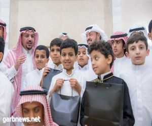 كعادته السنوية .. الأمير فيصل بن مشعل يستضيف مجموعة من الأبناء الايتام على مائدة الإفطار