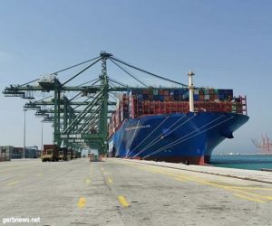وصول أكبر سفينة حاويات في تاريخ الموانئ السعودية