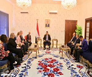 رئيس الحكومة اليمني يستقبل  سفير الولايات المتحدة الأمريكية لدى اليمن في العاصمة المؤقتة عدن