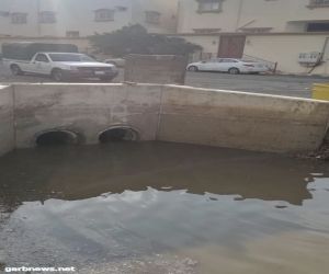 الفرق الميدانيه ببلدية خميس مشيط تباشر تجمعات مياه الأمطار التي شهدتها المحافظة
