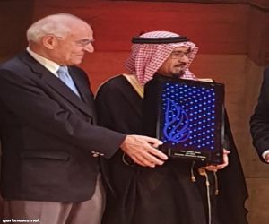 منتدى المستثمر العربي يمنح علاقي والدحلان جائزة المنتدي في الاستثمار والحوكمه