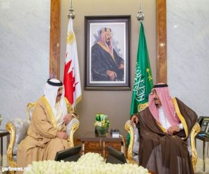 خادم الحرمين الشريفين يعقد جلسة مباحثات مع جلالة ملك مملكة البحرين