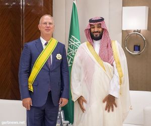 سمو ولي العهد يقلد الرئيس التنفيذي لصندوق الاستثمار الروسي المباشر وشاح الملك عبدالعزيز من الطبقة الثانية