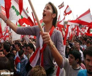 مظاهرات حاشدة في #لبنان.. والحكومة تلغي رسوم مكالمات الإنترنت