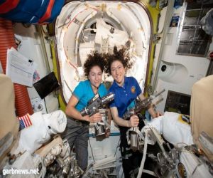 أمريكيتان تباشران أول سير نسائي بالكامل في الفضاء  " فيديو.."