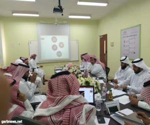 مدير مكتب التعليم بجنوب شرق الطائف يجتمع بقادة مدارس القطاع ووكلائها