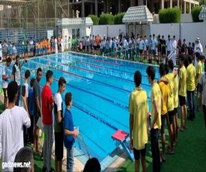 تتويج الطلاب والمدارس الفائزة في بطولة السباحة بتعليم شمال جدة