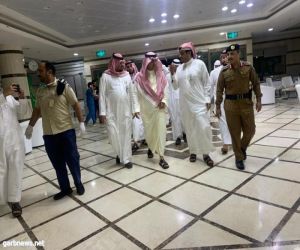 الأمير منصور بن محمد يطمئن على سير العمل بمستشفى حفرالباطن