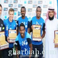 دعوي البطحاء يقدم هدية رياضي لمدرب وأجانب الهلال