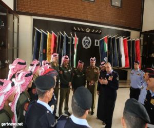 مدير الأمن العام الأردني يكرم رجال أمن لانقاذهم مواطنين سعوديين جرفت السيول مركبتهم العربي بالأردن