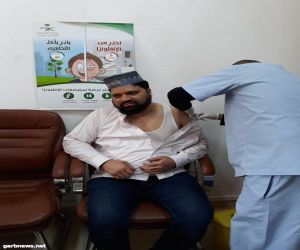 (القطاع الصحي بالعلايا يواصل جهودهم للتطعيم ضد الانفلونزا الشتوية ١٤٤١ )