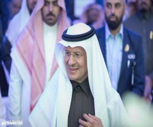 الأمير عبدالعزيز بن سلمان والدكتور خالد الفاضل يطلقان شارة البدء باستئناف الإنتاج في عمليات الخفجي المشتركة