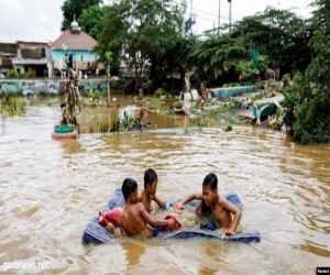 ارتفاع حصيلة ضحايا الفيضانات في أندونيسيا إلى 18 قتيلاً