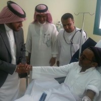 عمدة المندق وممثلين عن مجلس شباب المحافظة يزوروا مرضى مستشفى المندق