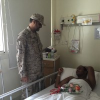 اللواء عمير العمري يزور المصابين المنومين بمستشفى الملك فهد
