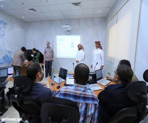 مدير الجامعة الإسلامية المكلف يتفقد سير عمل التعليم الالكتروني خلال فترة تعليق الدراسة المؤقت