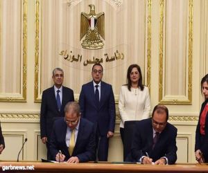 د.مدبولي يشهد مراسم توقيع عقد المستشار المالي بمصر