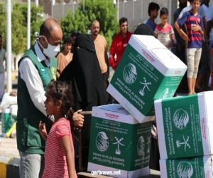 #مركز_الملك_سلمان_للإغاثة يوزع 150 سلة غذائية رمضانية تزن 11 طنًا، استفادت منها 150 أسرة بمحافظة #عدن.