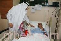 مستشفى الملك عبدالعزيز بجدة يعايد مرضاه