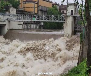 إيطاليا.. غرق شوارع وميادين ميلانو بمياه الأمطار.. انهيار جسور وأشجار.. معاناة عشرات العائلات من انقطاع التيار الكهربائى