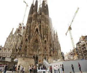 إسبانيا تعلن موعد "دخول السياح"