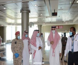 محافظ بيشة يزور مطار المحافظة بعد إستئناف الرحلات الداخلية