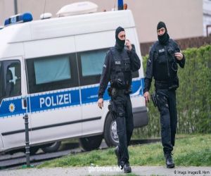 الشرطة الألمانية تلاحق رجلا مسلحا في أوفنبورغ جنوب البلاد