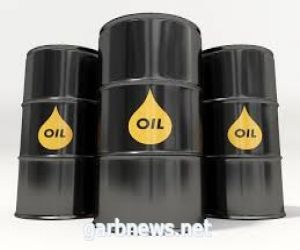 النفط يهبط مع توقع المتعاملين تقليص تخفيضات إنتاج "أوبك+"