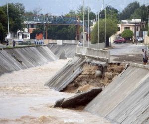 مقتل شخصين وفقدان أربعة في المكسيك مع عبور العاصفة هانا