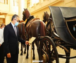 وزير السياحة والآثار المصرى يتفقد  اللمسات النهائية لأعمال متحف المركبات الملكية تمهيدا لافتتاحه