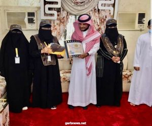 الشيخ ال الزعبة يقدم دعما لتنمية محايل النسائية