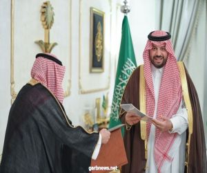 الأمير فيصل بن خالد بن سلطان‬⁩ ⁧‫يستقبل مدير عام التعليم بالمنطقة عثمان العثمان وعدد من القيادات التعليمية