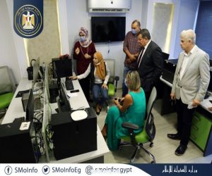 وزير الدولة للإعلام المصرى في جولة داخل مركز الخدمات الإعلامية للمراسلين الأجانب