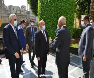 زيارة محملة بملفات ساخنة.. وزير الخارجية العراقي يبحث أزمات المنطقة مع أبو الغيط