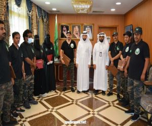 محافظ محايل المكلف يلتقي أعضاء فريق السلام السعودي للبحث والأنقاذ
