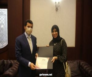 وزير الشباب والرياضة يكرم إيمان عرب والزهراء حلمي الحائزتان على جوائز عالمية