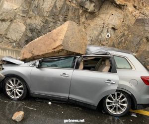 سقوط صخرة على مركبة بـ"هدا الطائف" بعد الأمطار التي شهدتها المنطقة