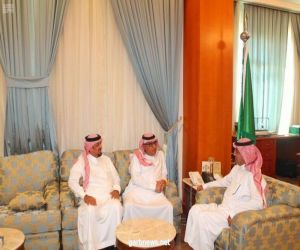 محافظ ينبع يلتقي مدير عام الشؤون الحكومية بشركة أرامكو السعودية
