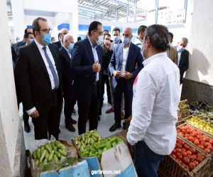 رئيس الوزراء المصري يتفقد سوق الخضار الجديد ببورسعيد