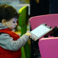 الأطفال ينافسون الكبار في معرض جدة للكتاب في القراءة والفكر