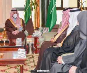 سمو الأمير فهد بن سلطان يستقبل عضوي هيئة التدريس بـ #جامعة_تبوك اللذين تبنت #مجموعة_العشرين بحثيهما العلميين.